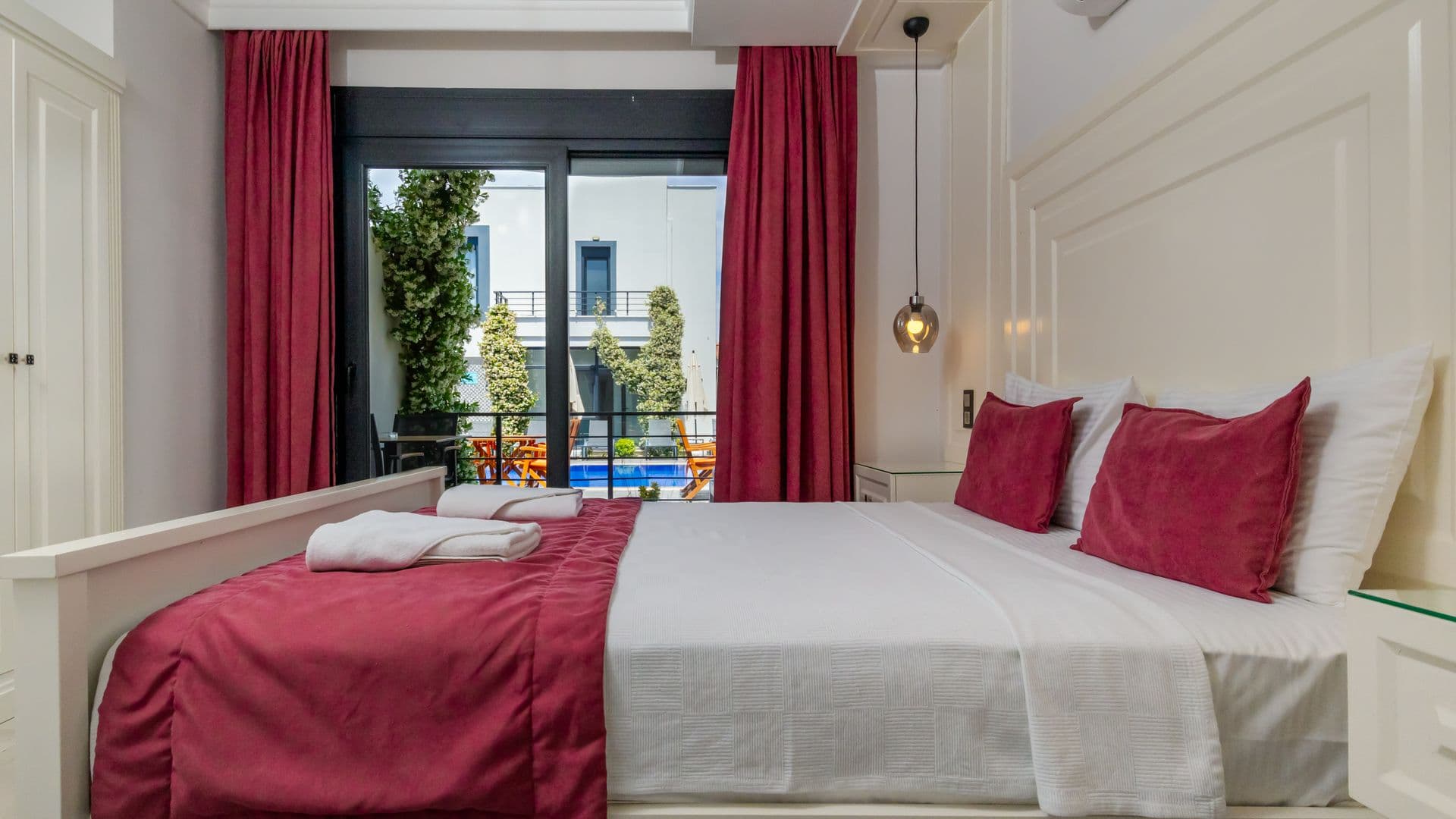 Deluxe Room - Photo 2