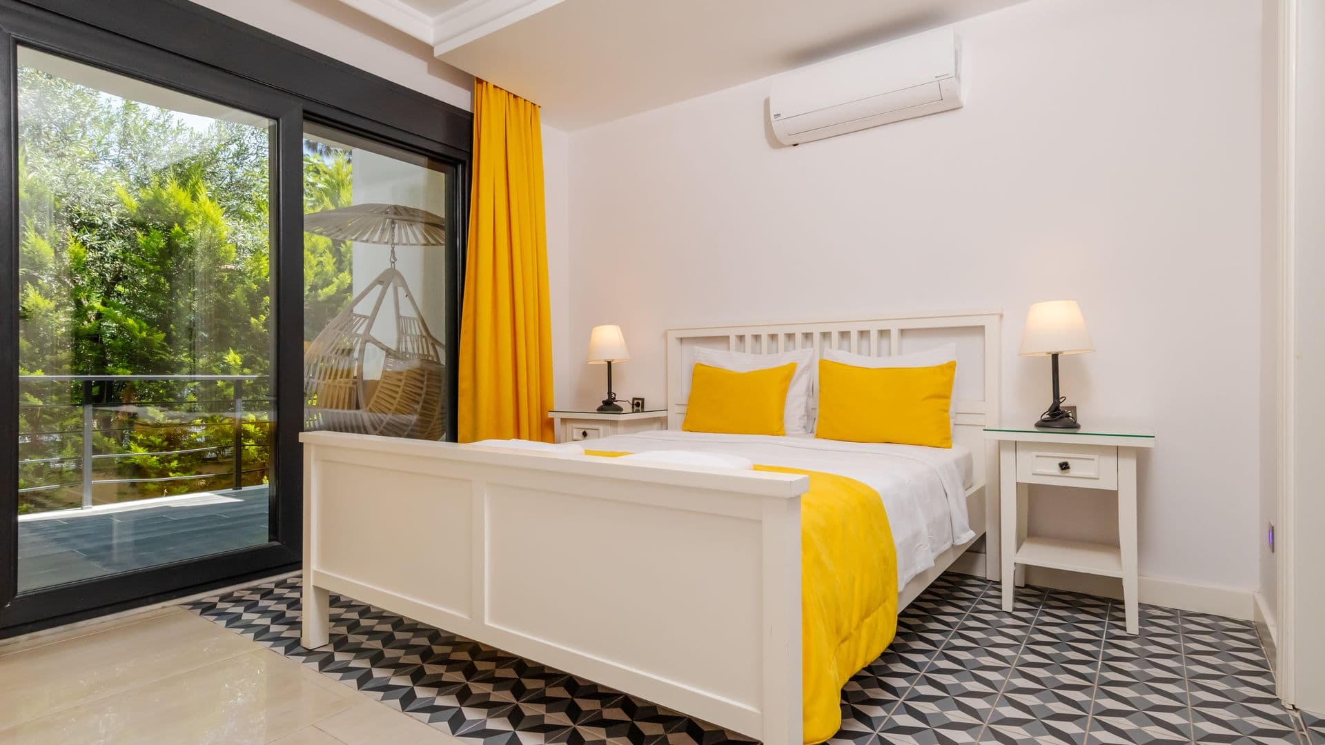 Deluxe Room - Photo 14